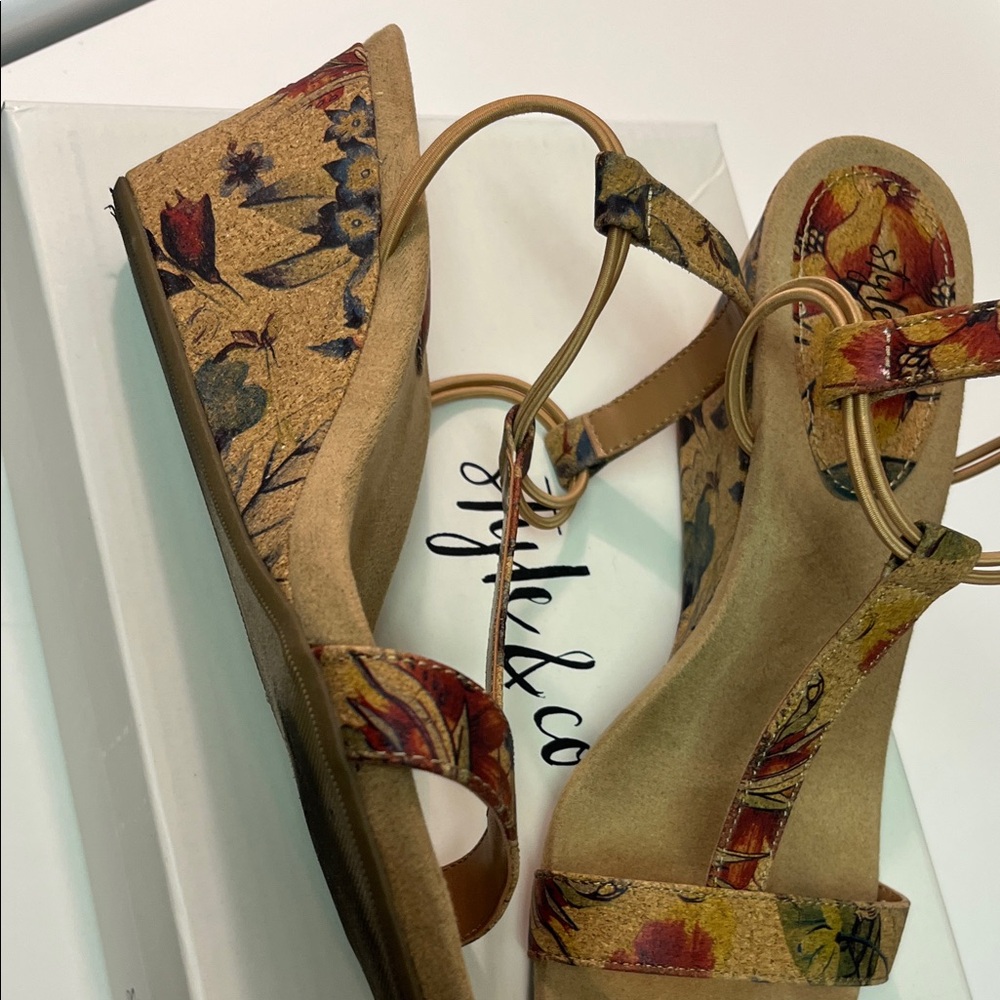 2&1/2 cork wedge sandals with mobile elastic strap for comfort Size 7&1/2 M - Picture 9 of 14